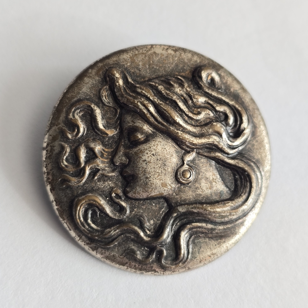 Art Nouveau style brooch woman with flowing hair dark silver tone pin - Picture 14 of 14